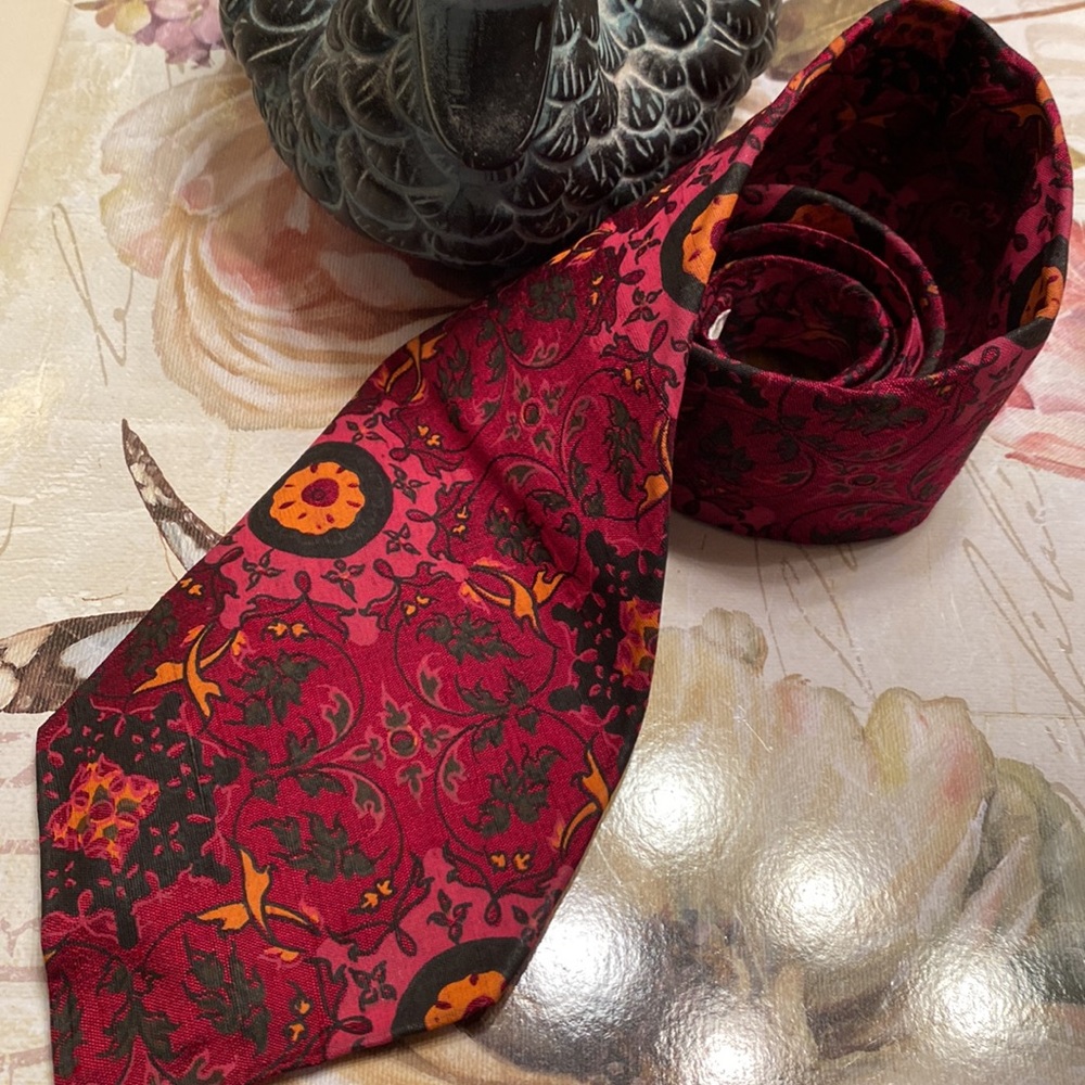 Vintage Red patterned 100% Silk Made in Thailand Wide tie 4” x 54”